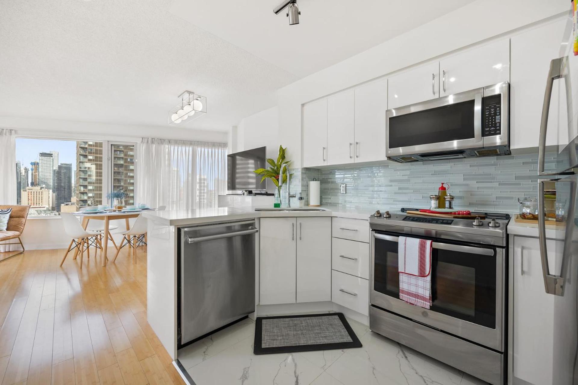 Modern 2-Bedroom Condo W Floor To Ceiling Windows Toronto Luaran gambar