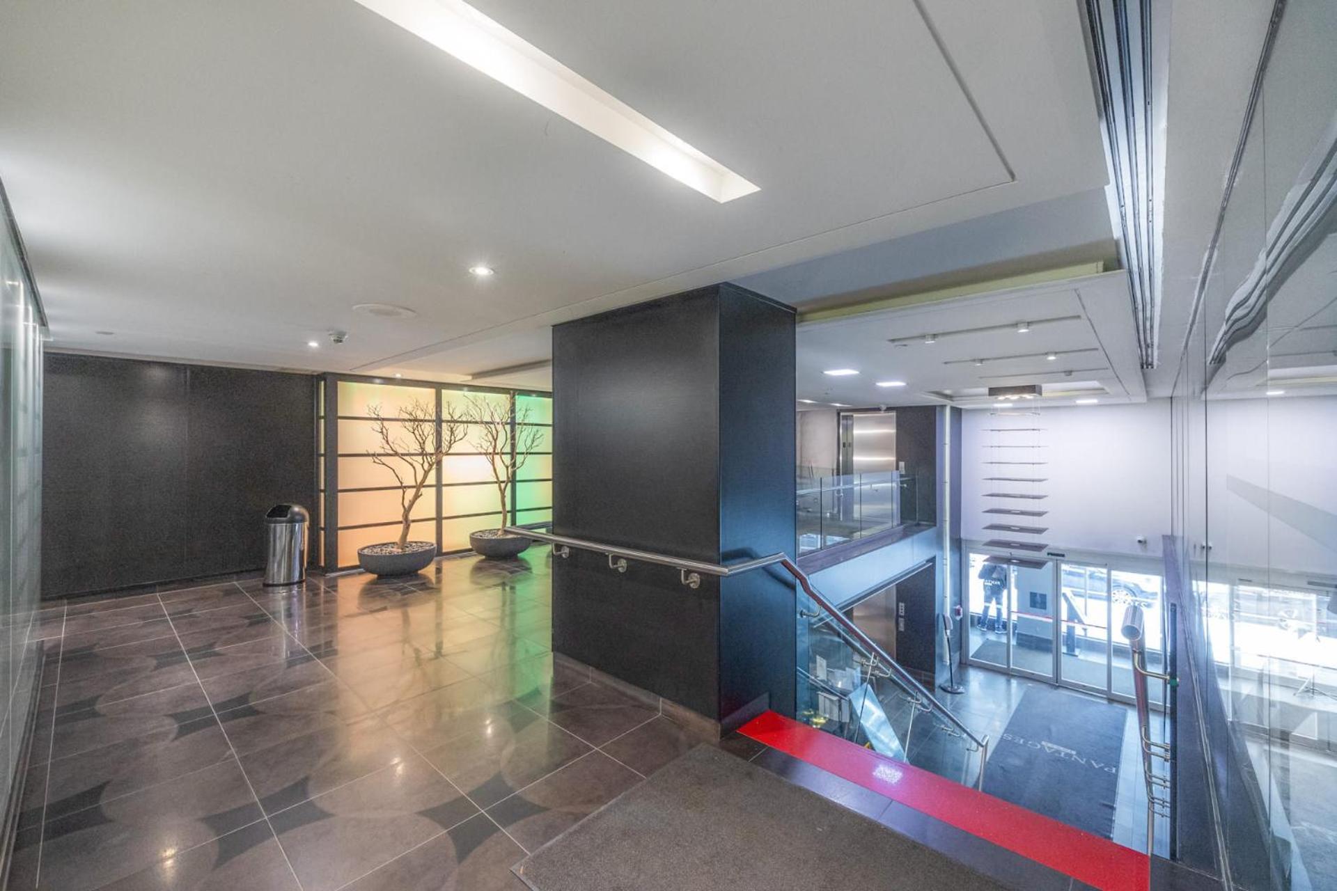 Modern 2-Bedroom Condo W Floor To Ceiling Windows Toronto Luaran gambar