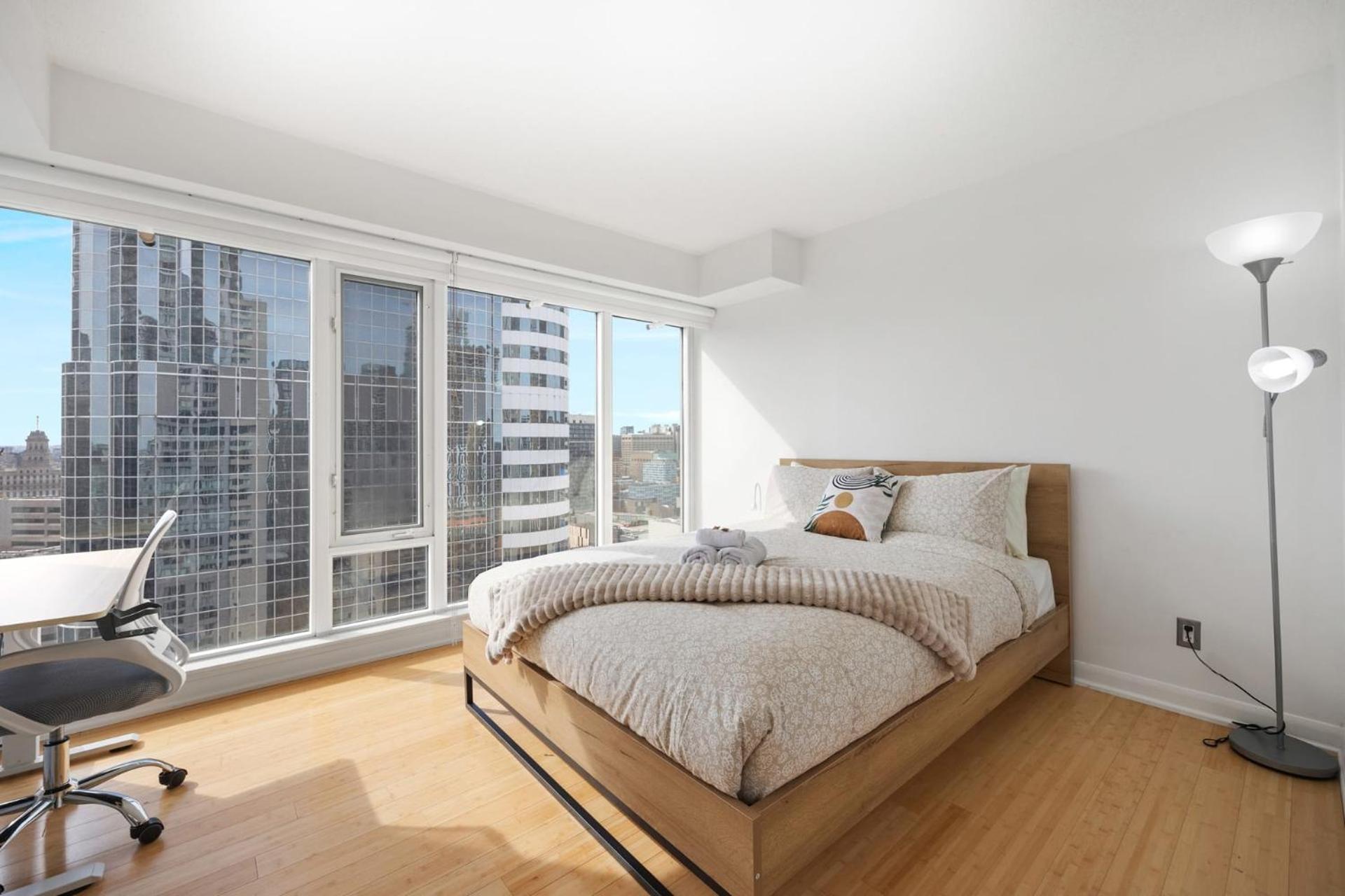 Modern 2-Bedroom Condo W Floor To Ceiling Windows Toronto Luaran gambar